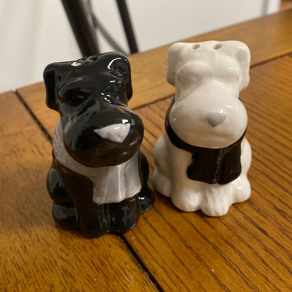 unbranded Other - Scottie Dogs Salt and Pepper shakers